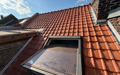 Pose de fenêtre de toit sur toiture neuve en tuiles à Seclin